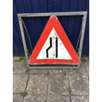 Vintage groot verkeersbord wegversmalling